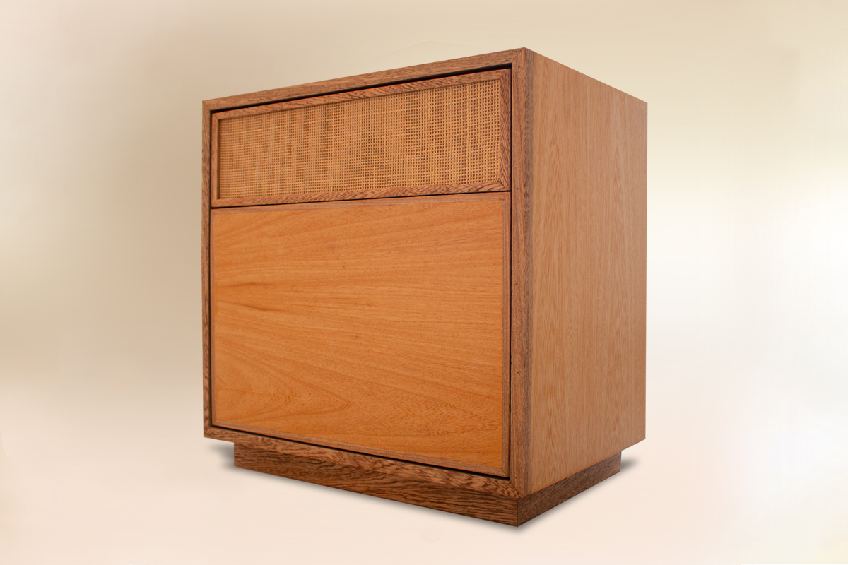 Buró Antioquia (mesa auxiliar de noche)